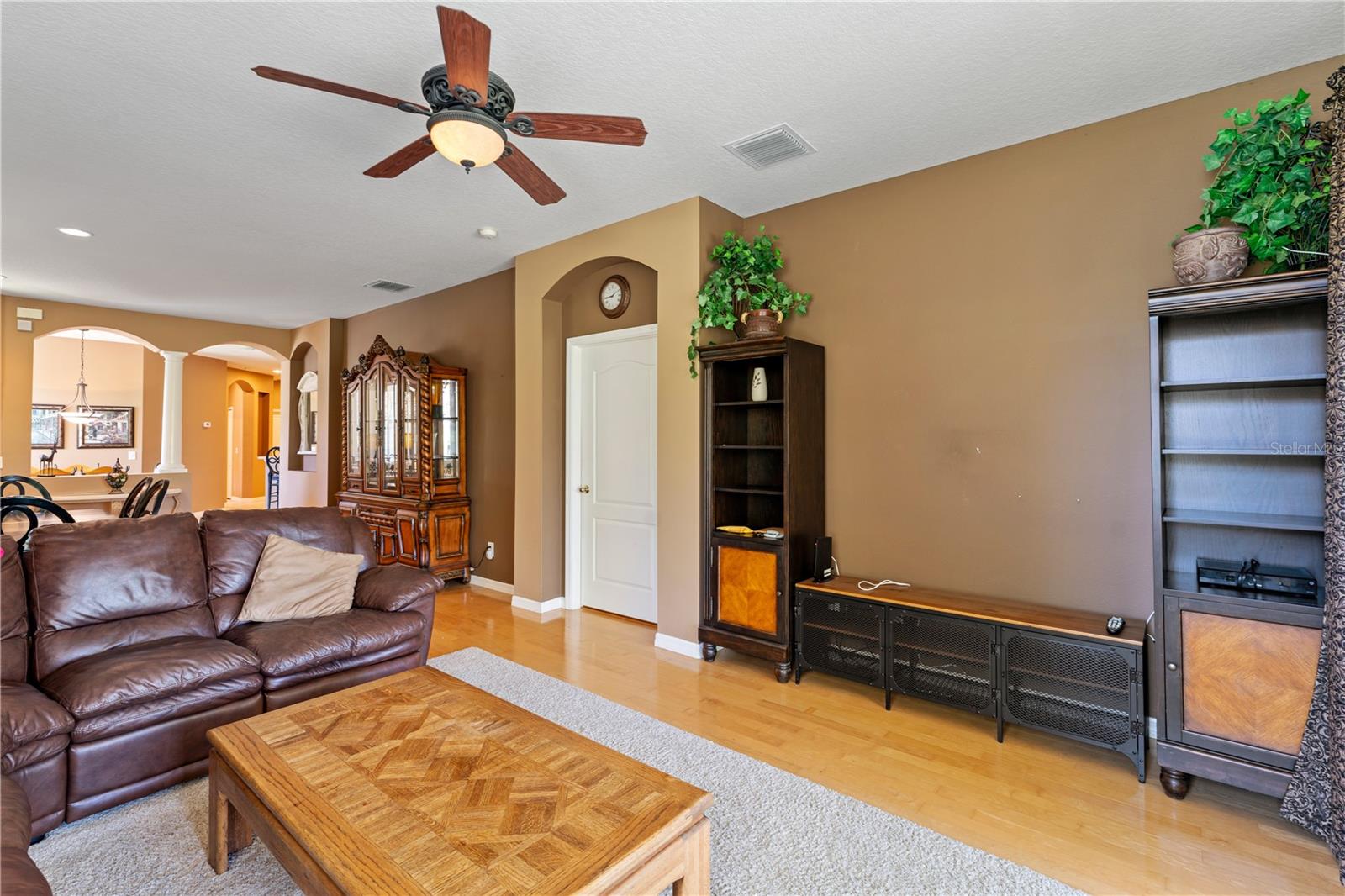 Image 9 of 48 For 19182 Lake Audubon Drive