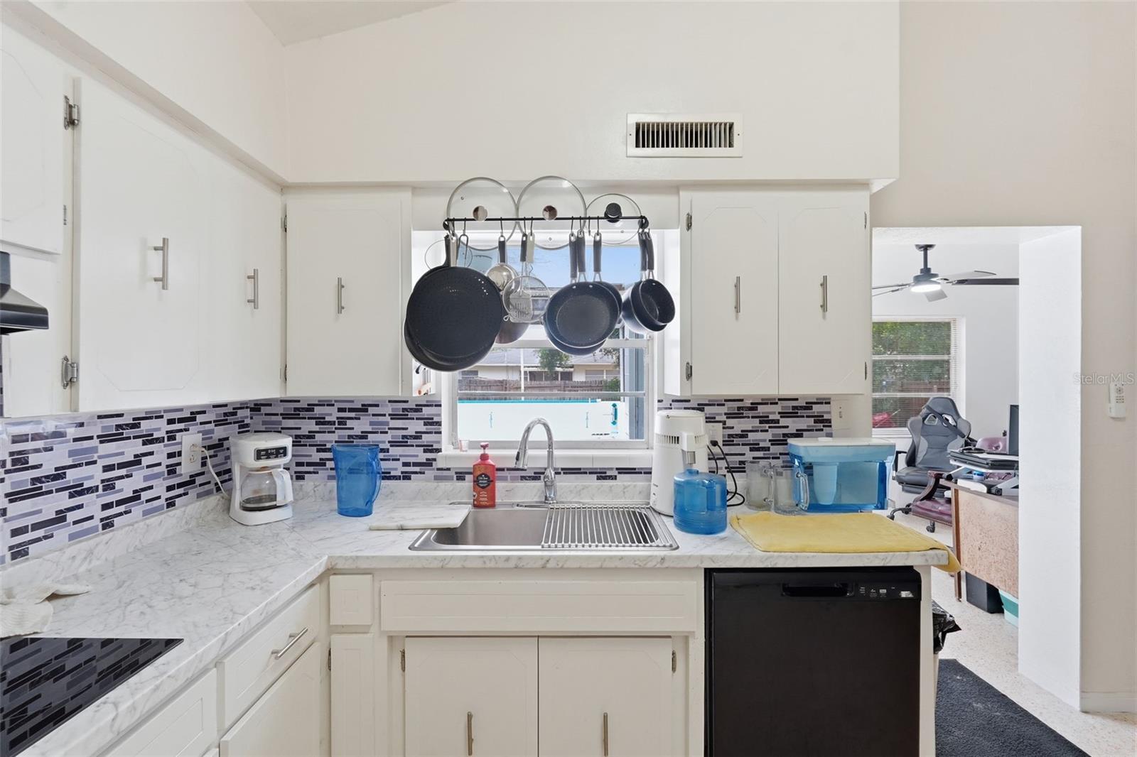 Image 14 of 49 For 11830 86th Avenue