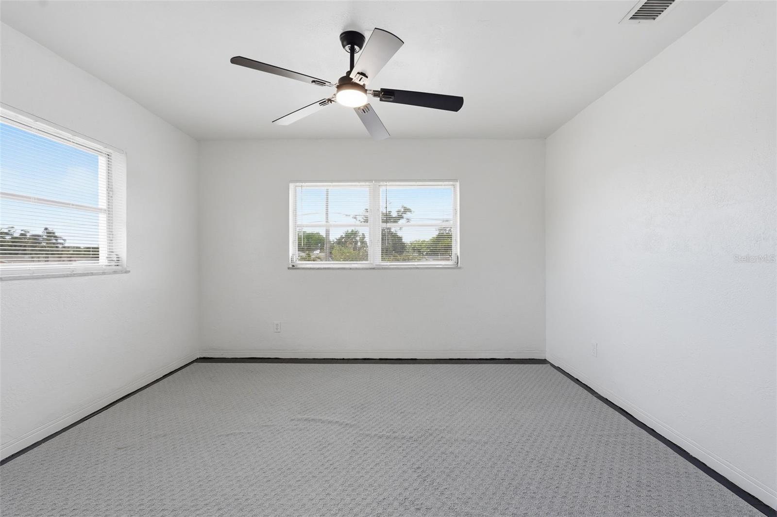 Image 21 of 49 For 11830 86th Avenue