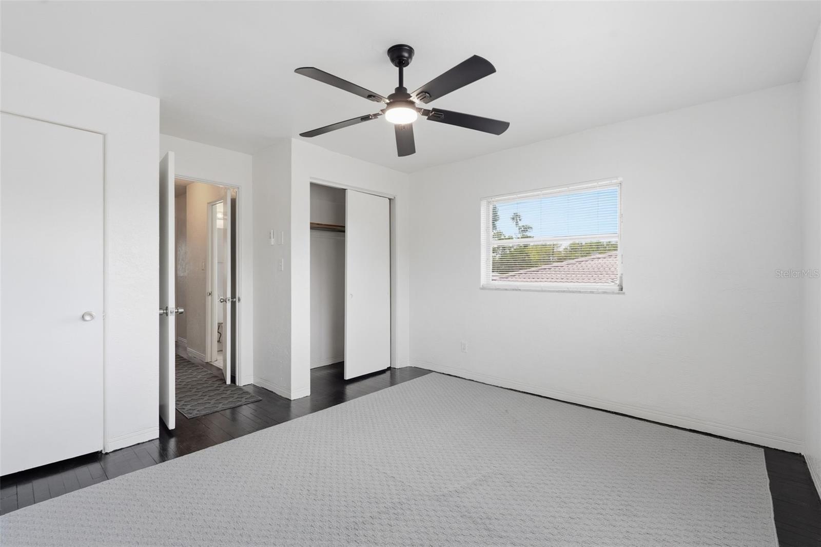 Image 23 of 49 For 11830 86th Avenue