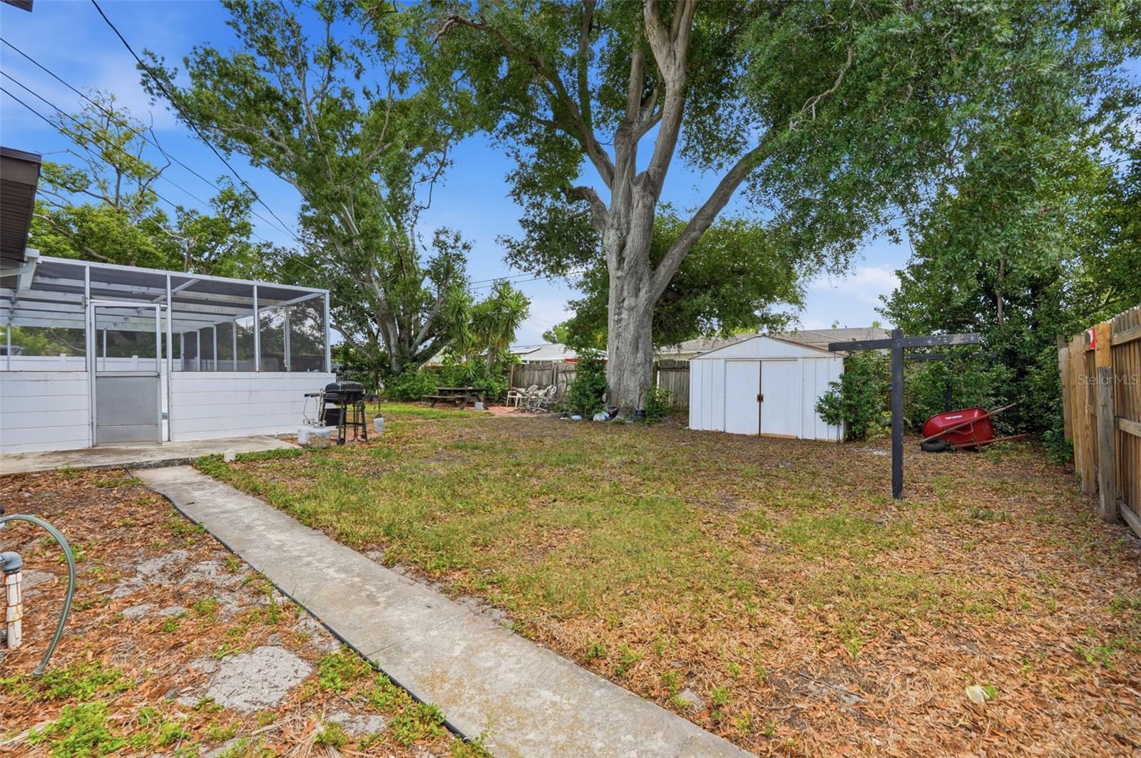 Image 36 of 49 For 11830 86th Avenue