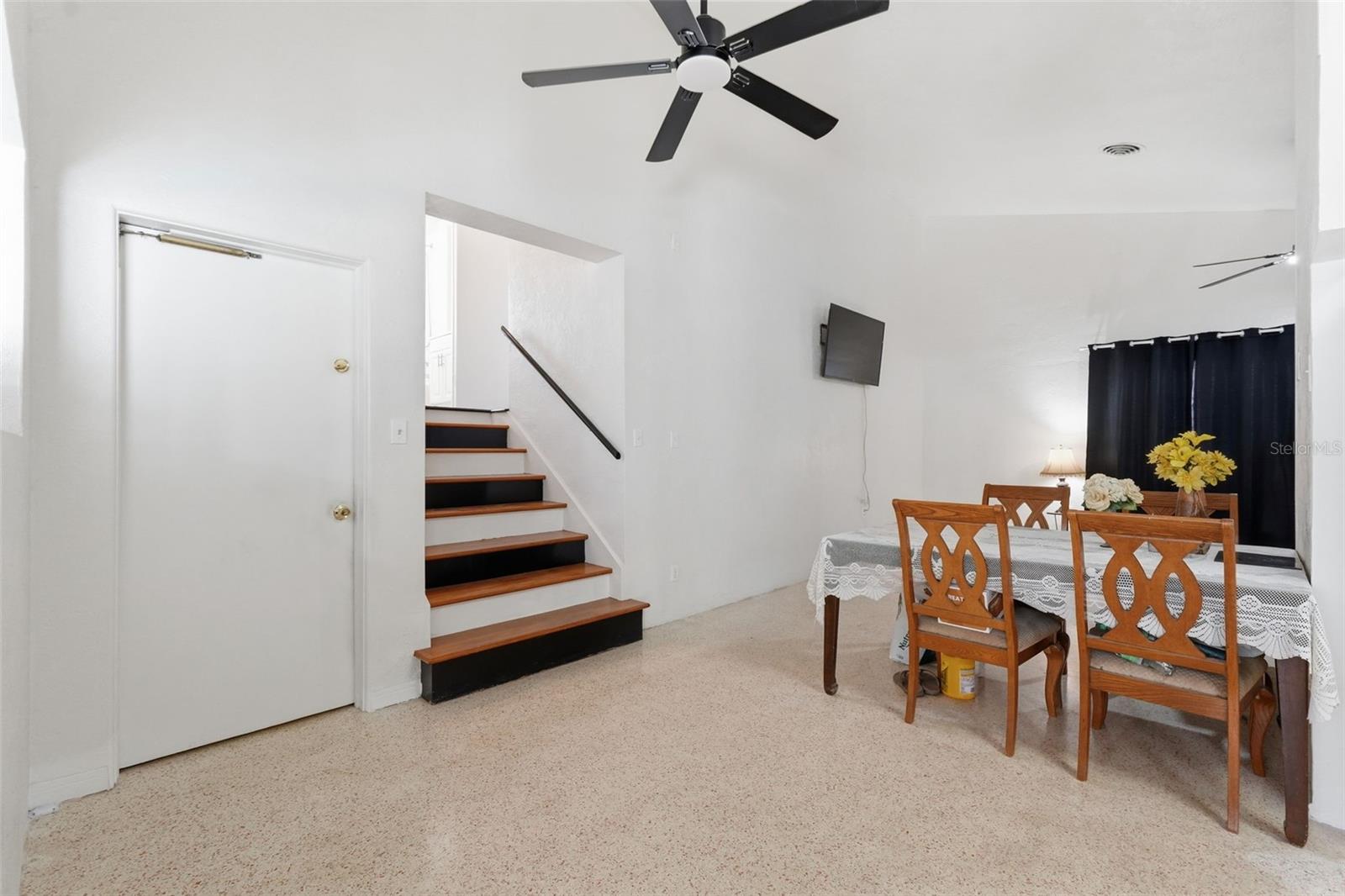 Image 9 of 49 For 11830 86th Avenue