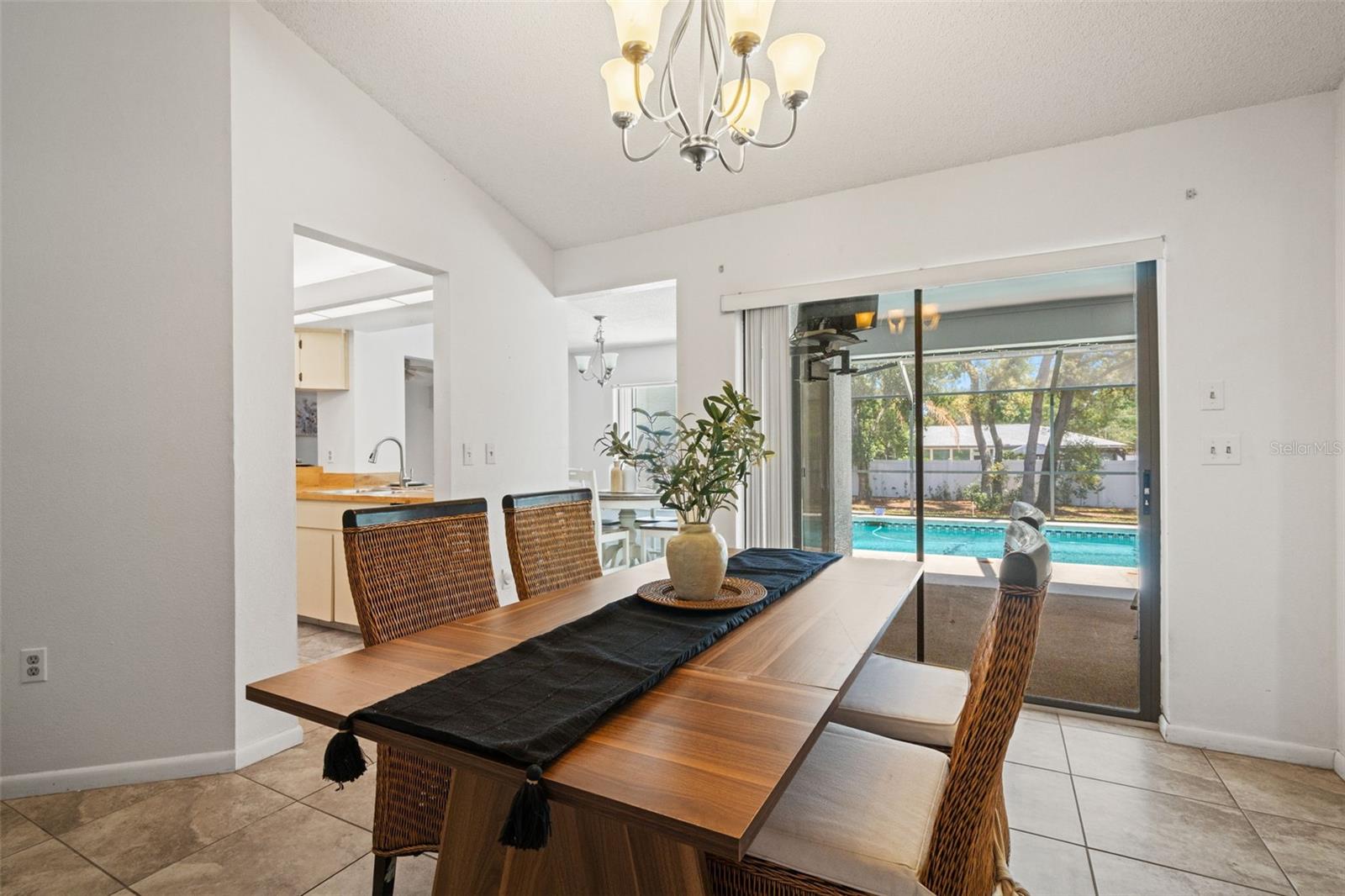 Image 9 of 51 For 1268 Bishop Road