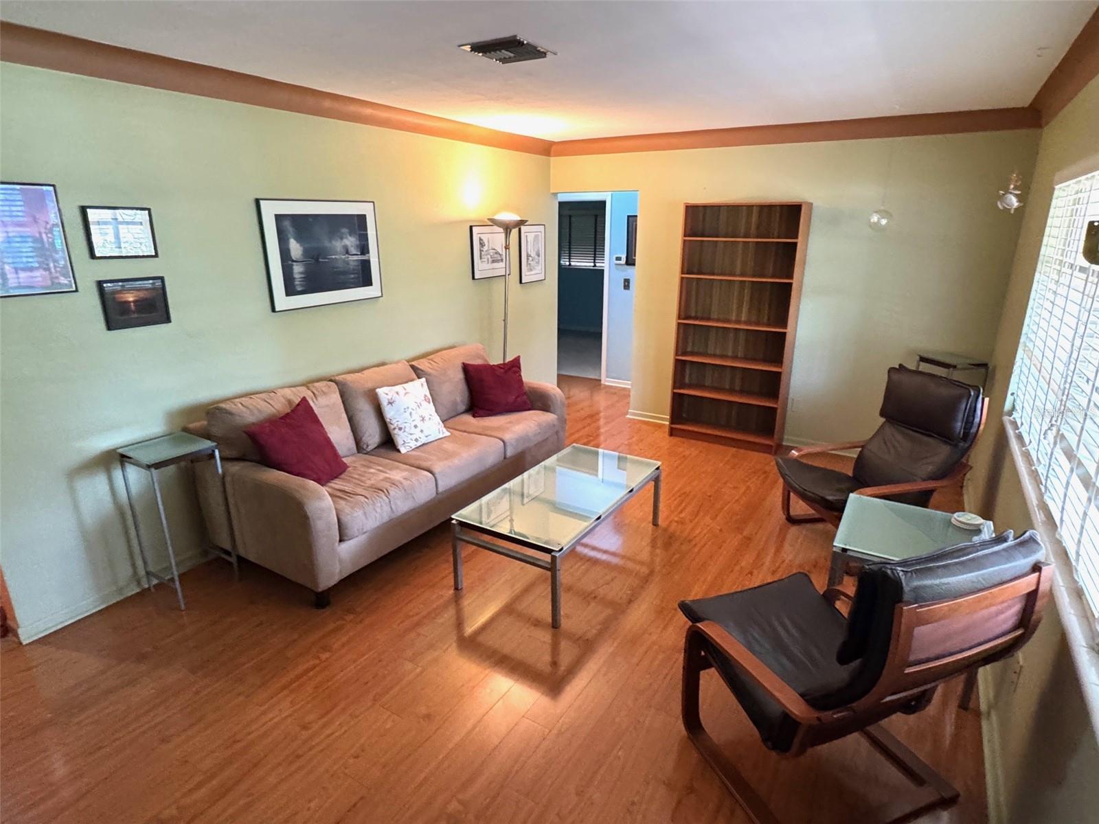 Image 4 of 40 For 1035 Robmar Road