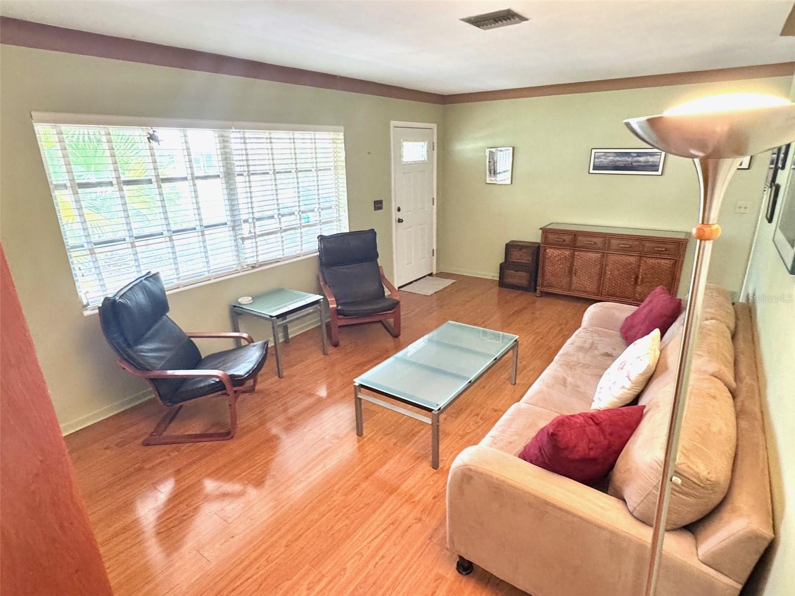 Image 5 of 40 For 1035 Robmar Road