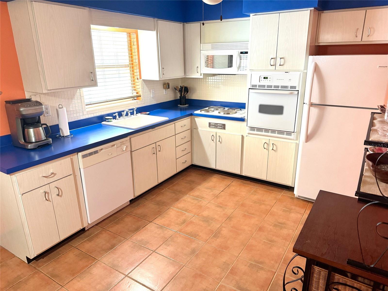 Image 7 of 40 For 1035 Robmar Road