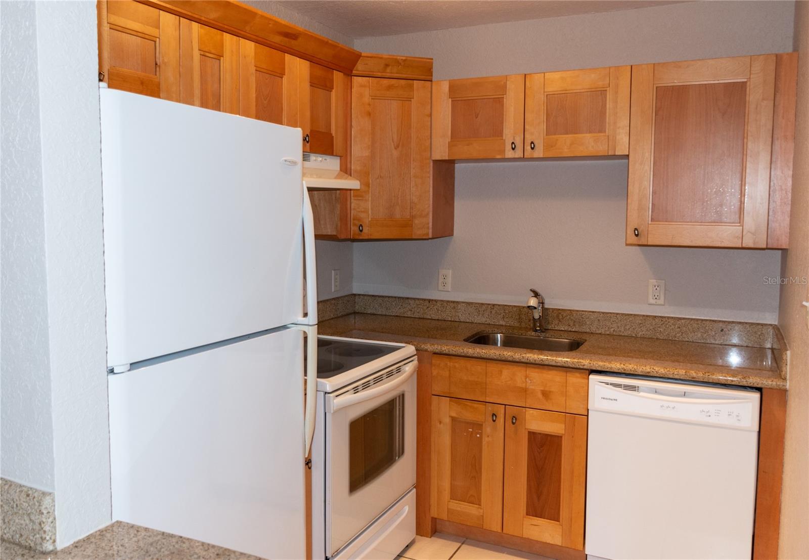 Image 4 of 15 For 3914 Neptune Street 11