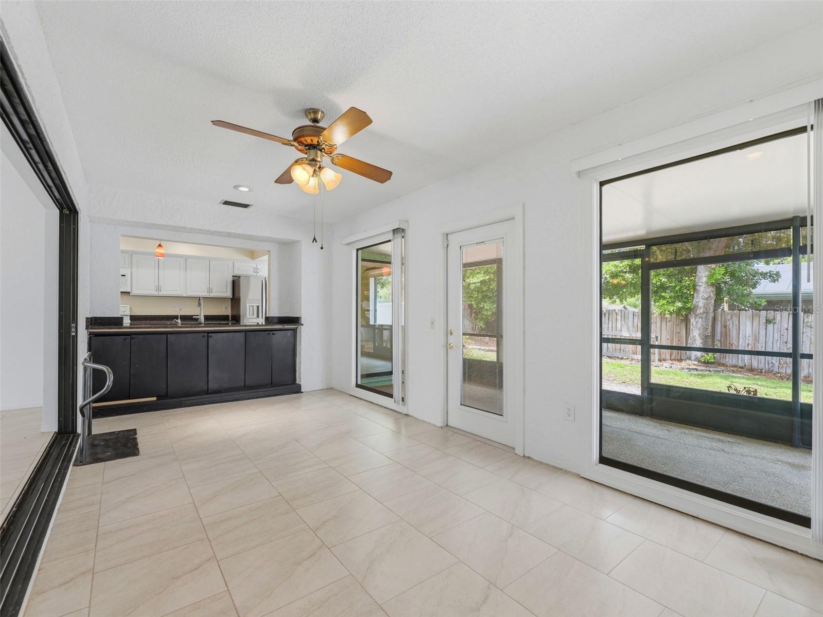 Image 11 of 40 For 1424 Oakwood Lane