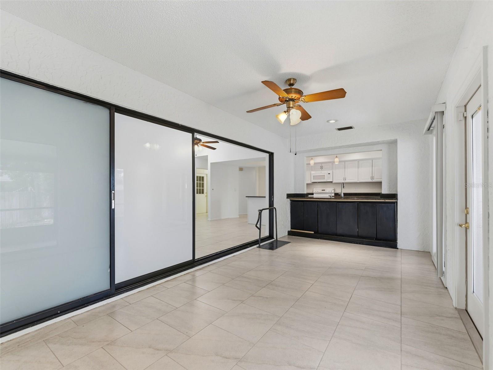 Image 12 of 40 For 1424 Oakwood Lane