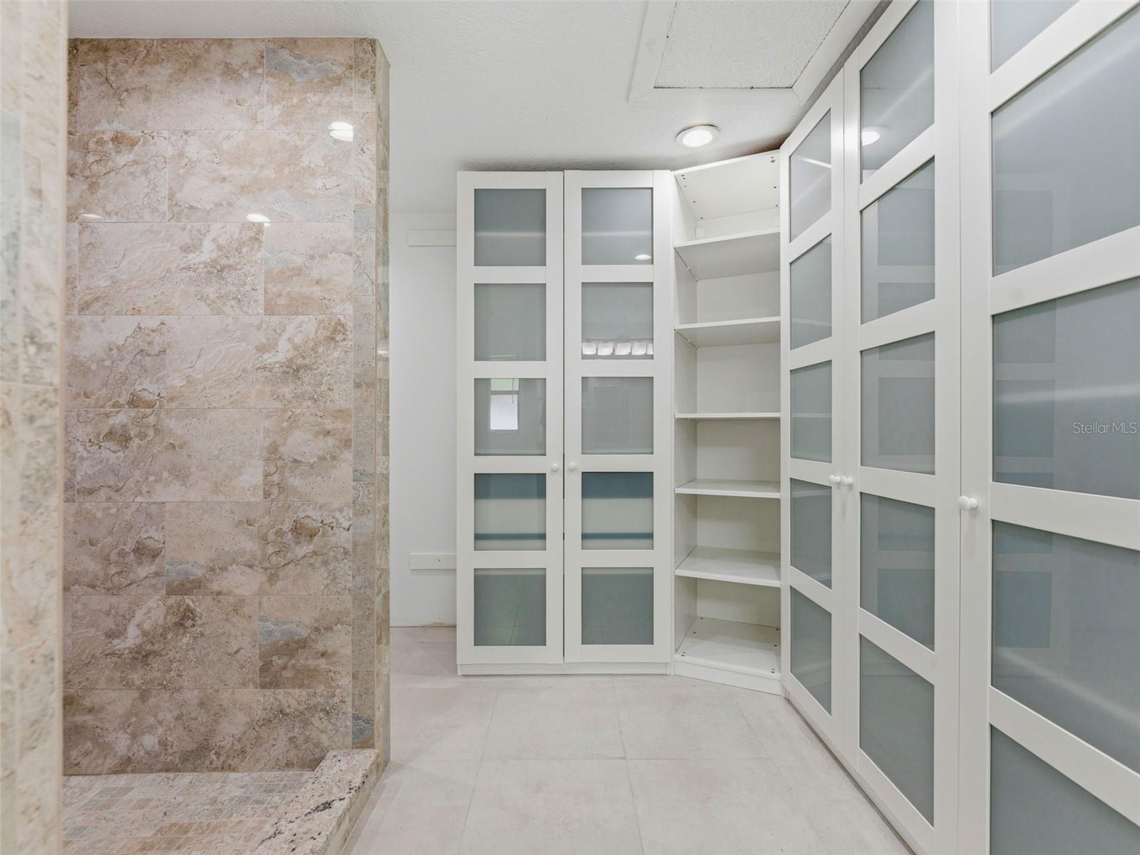 Image 22 of 40 For 1424 Oakwood Lane