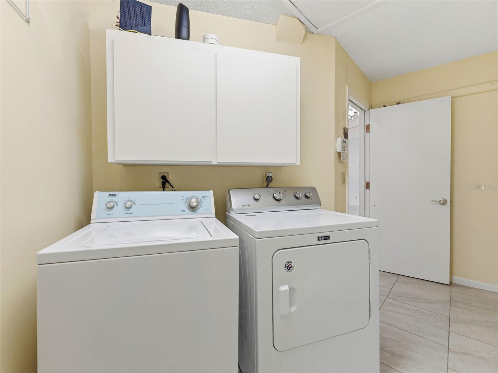 Image 28 of 40 For 1424 Oakwood Lane