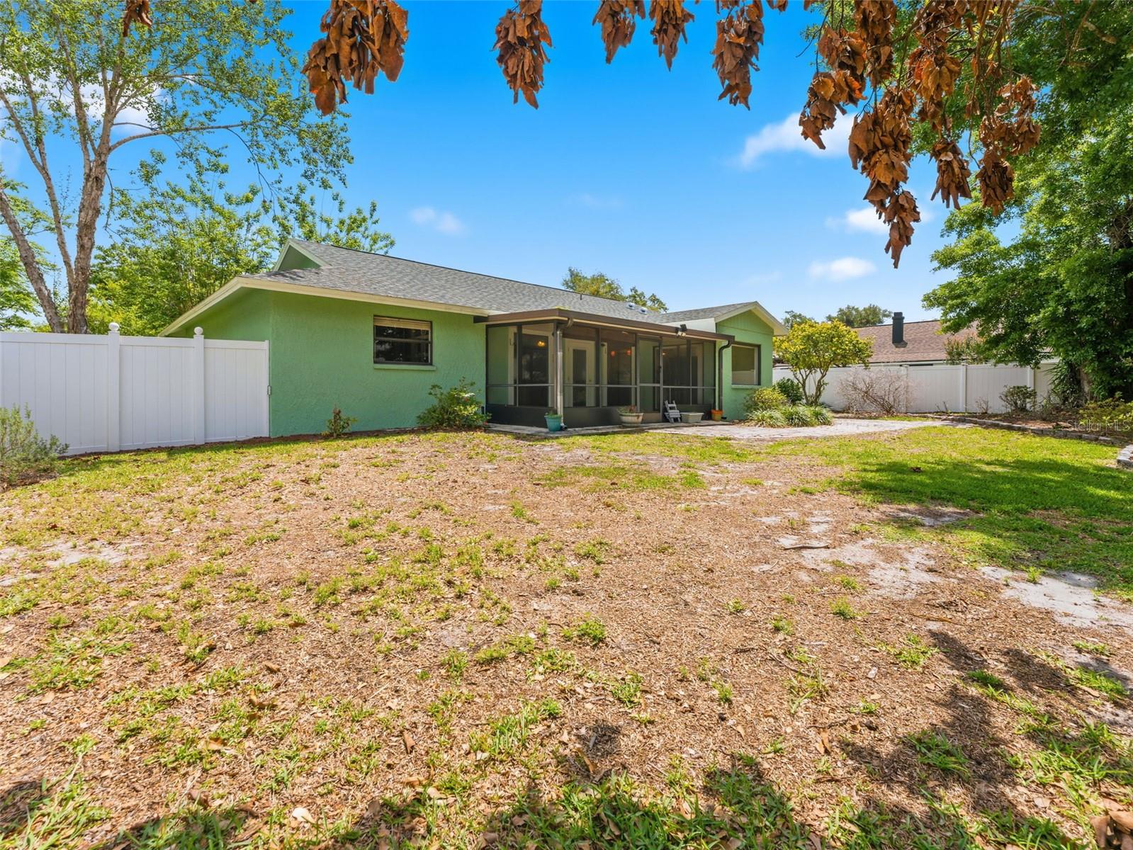 Image 32 of 40 For 1424 Oakwood Lane