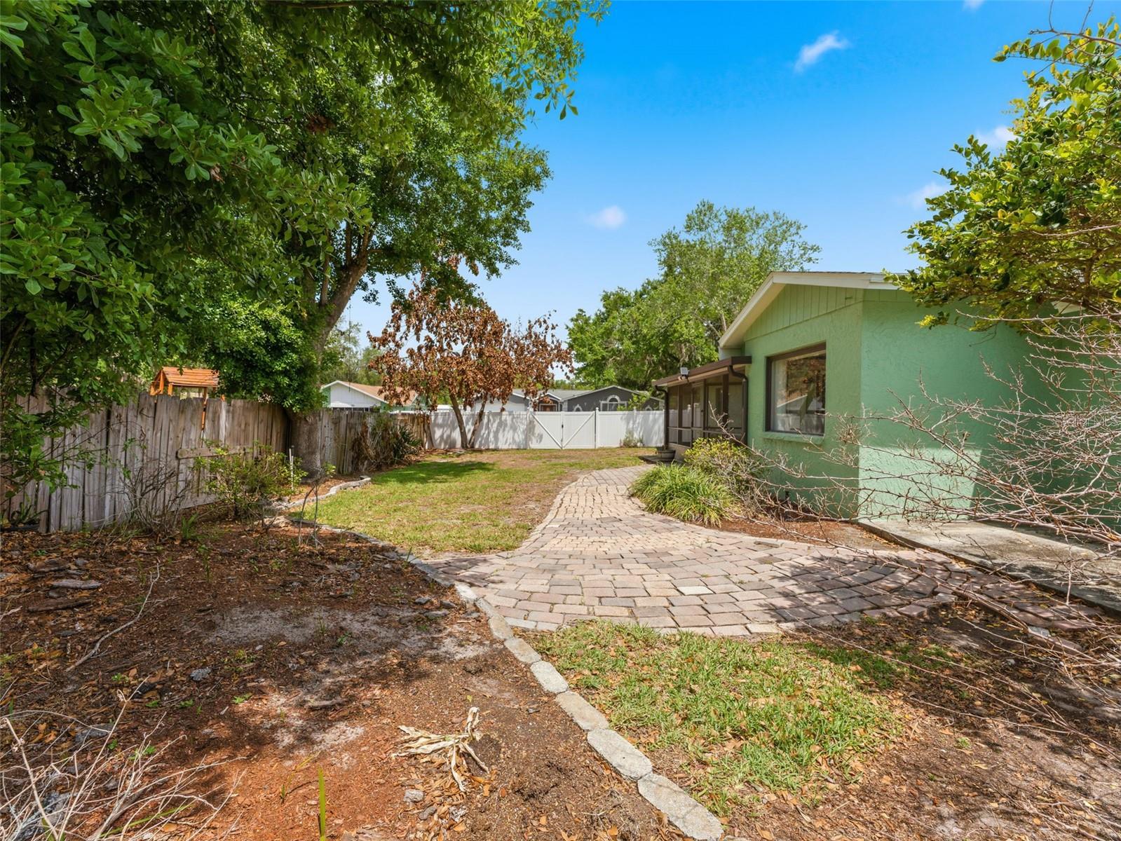 Image 34 of 40 For 1424 Oakwood Lane