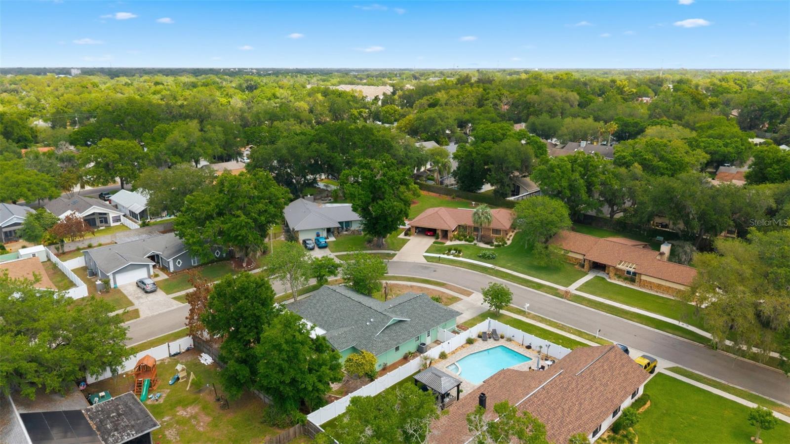 Image 37 of 40 For 1424 Oakwood Lane