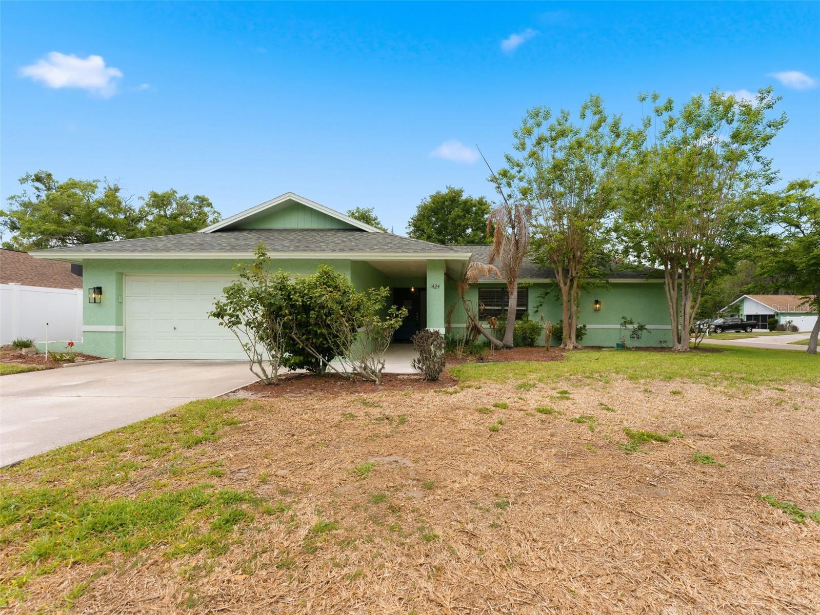 Image 4 of 40 For 1424 Oakwood Lane