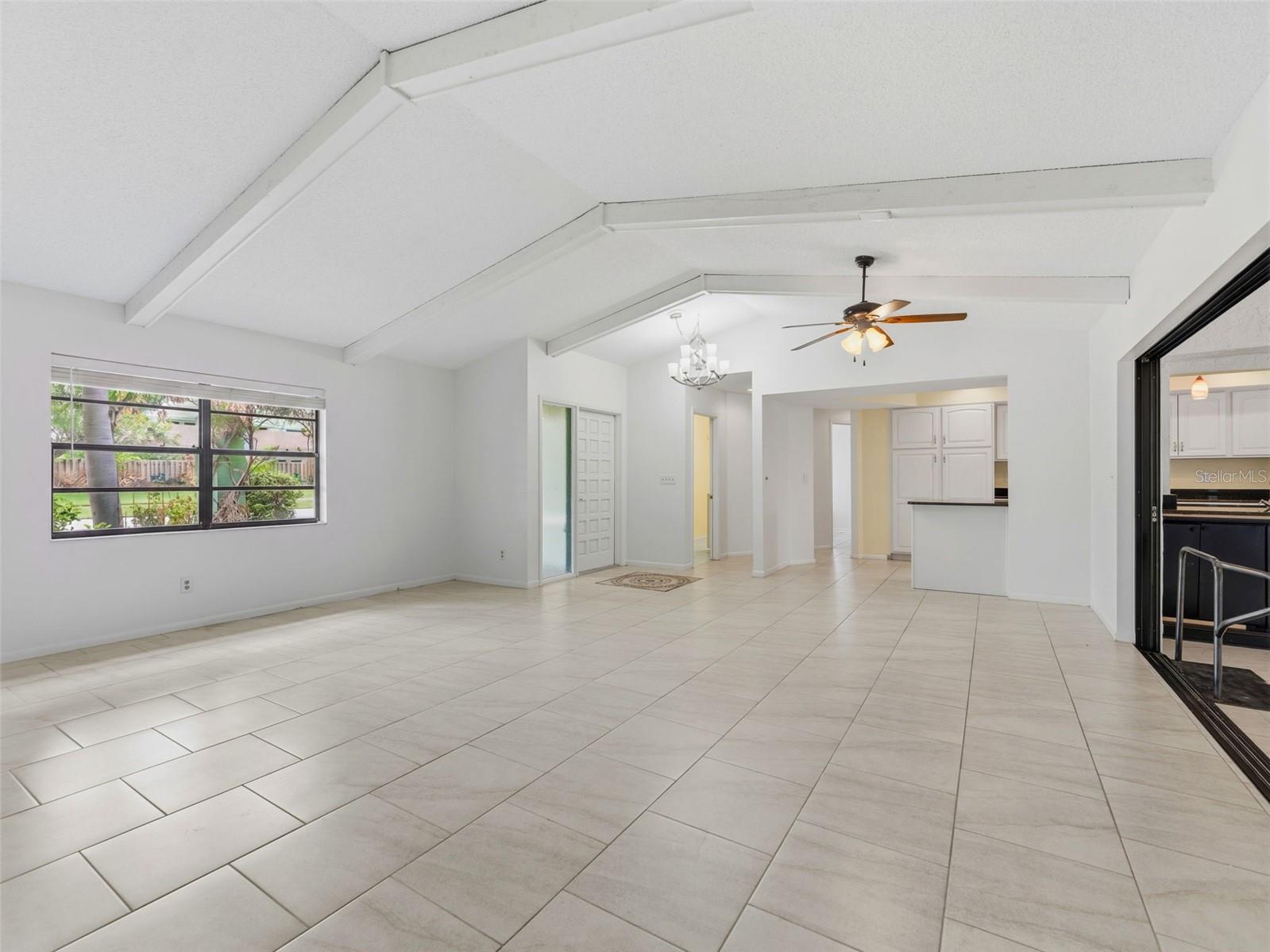 Image 7 of 40 For 1424 Oakwood Lane