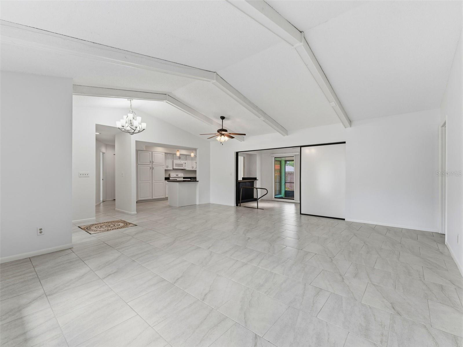 Image 8 of 40 For 1424 Oakwood Lane