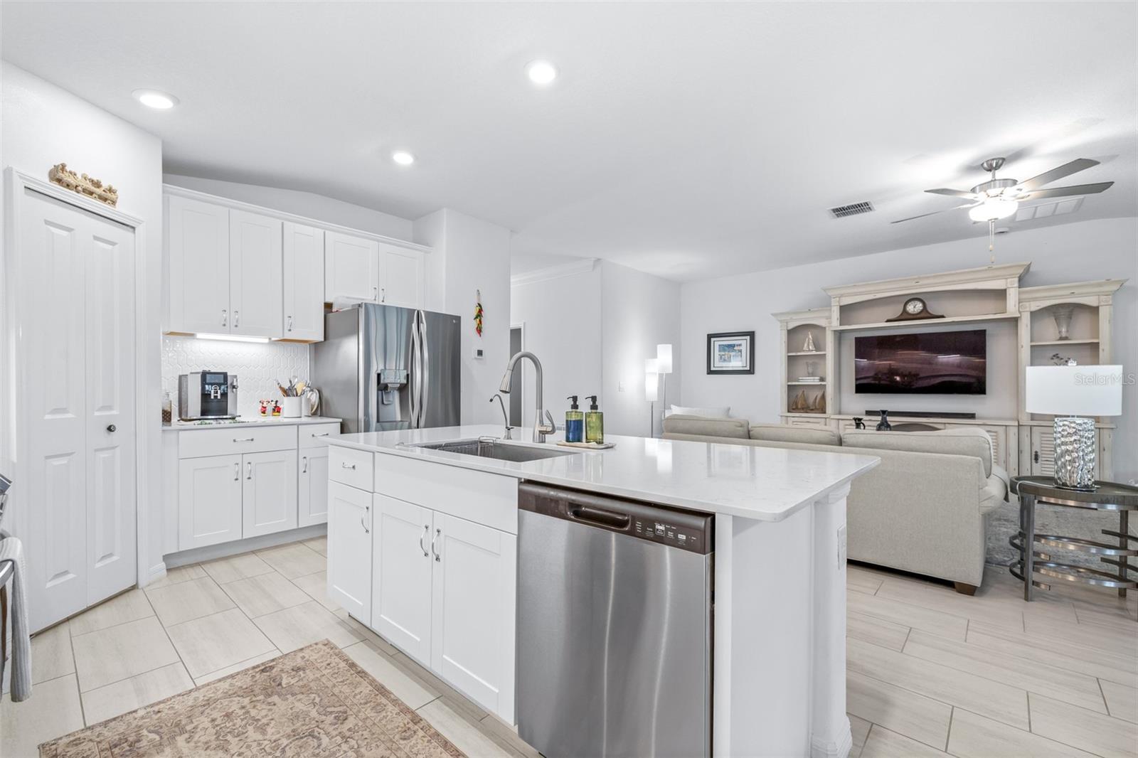 Image 16 of 75 For 8969 Little Bluestem Drive