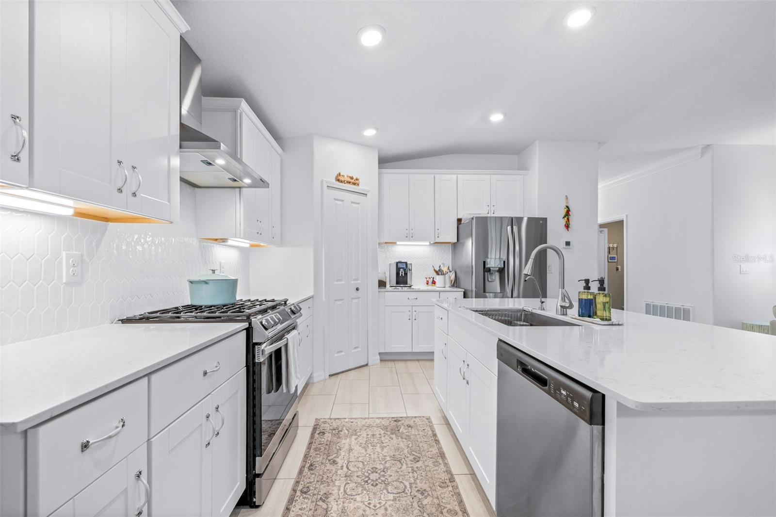 Image 21 of 75 For 8969 Little Bluestem Drive