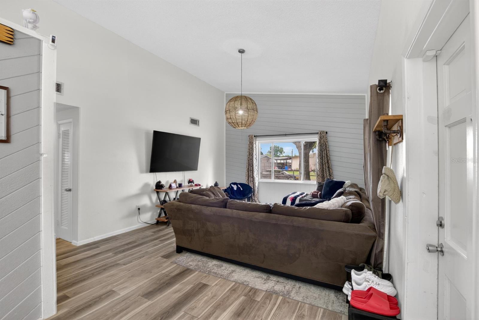 Image 11 of 38 For 113 6th Jpv Street