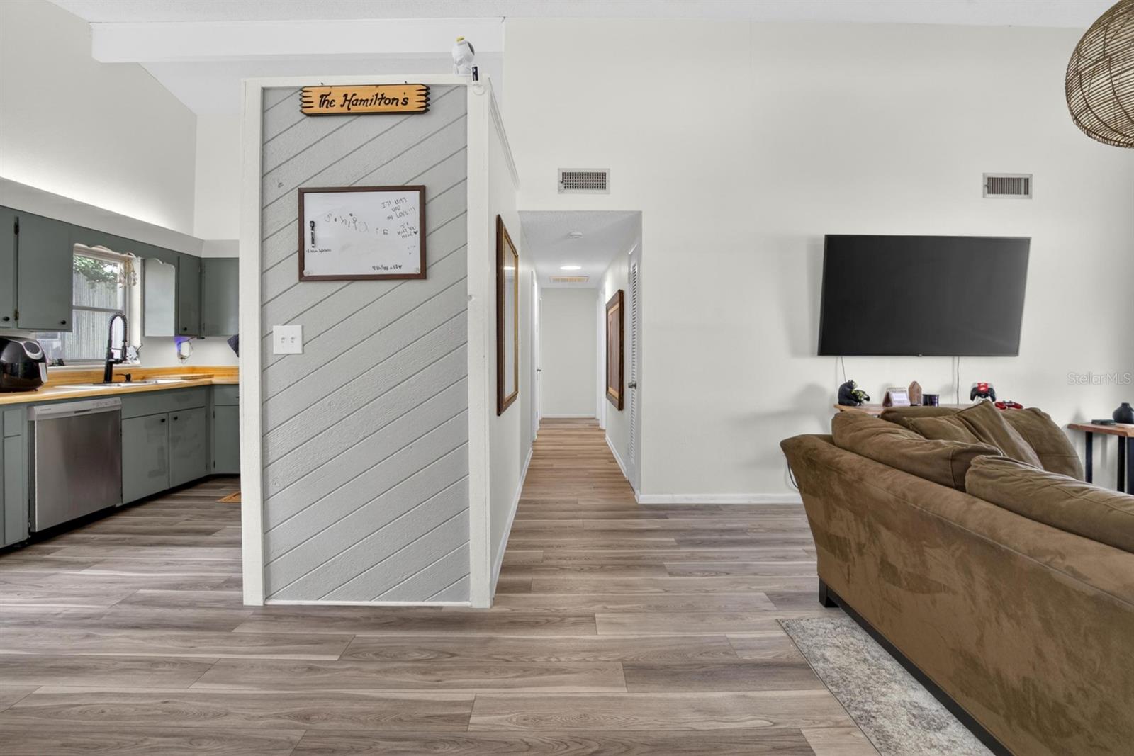 Image 12 of 38 For 113 6th Jpv Street