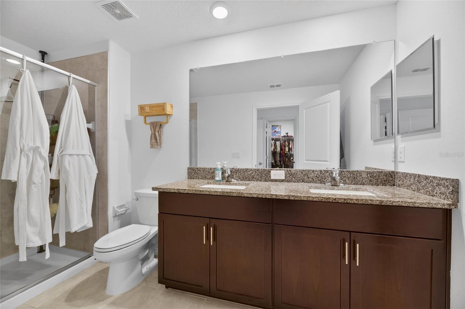 Image 43 of 61 For 5084 Forum Blvd