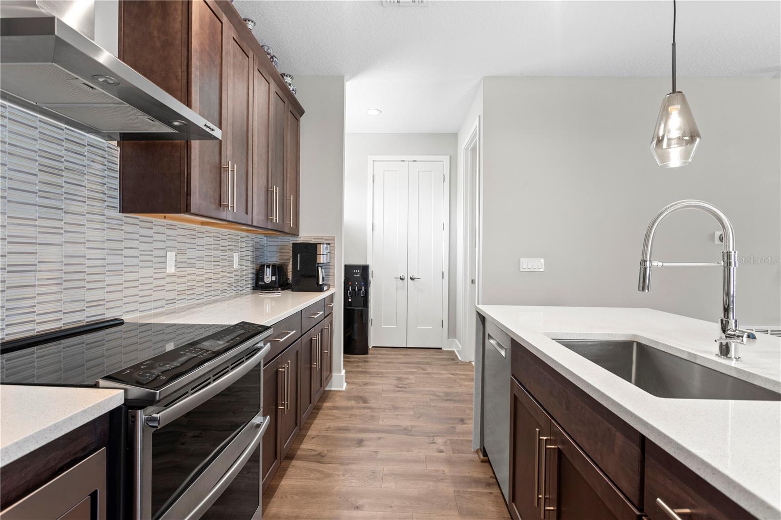 Image 3 of 46 For 2521 11th Place N