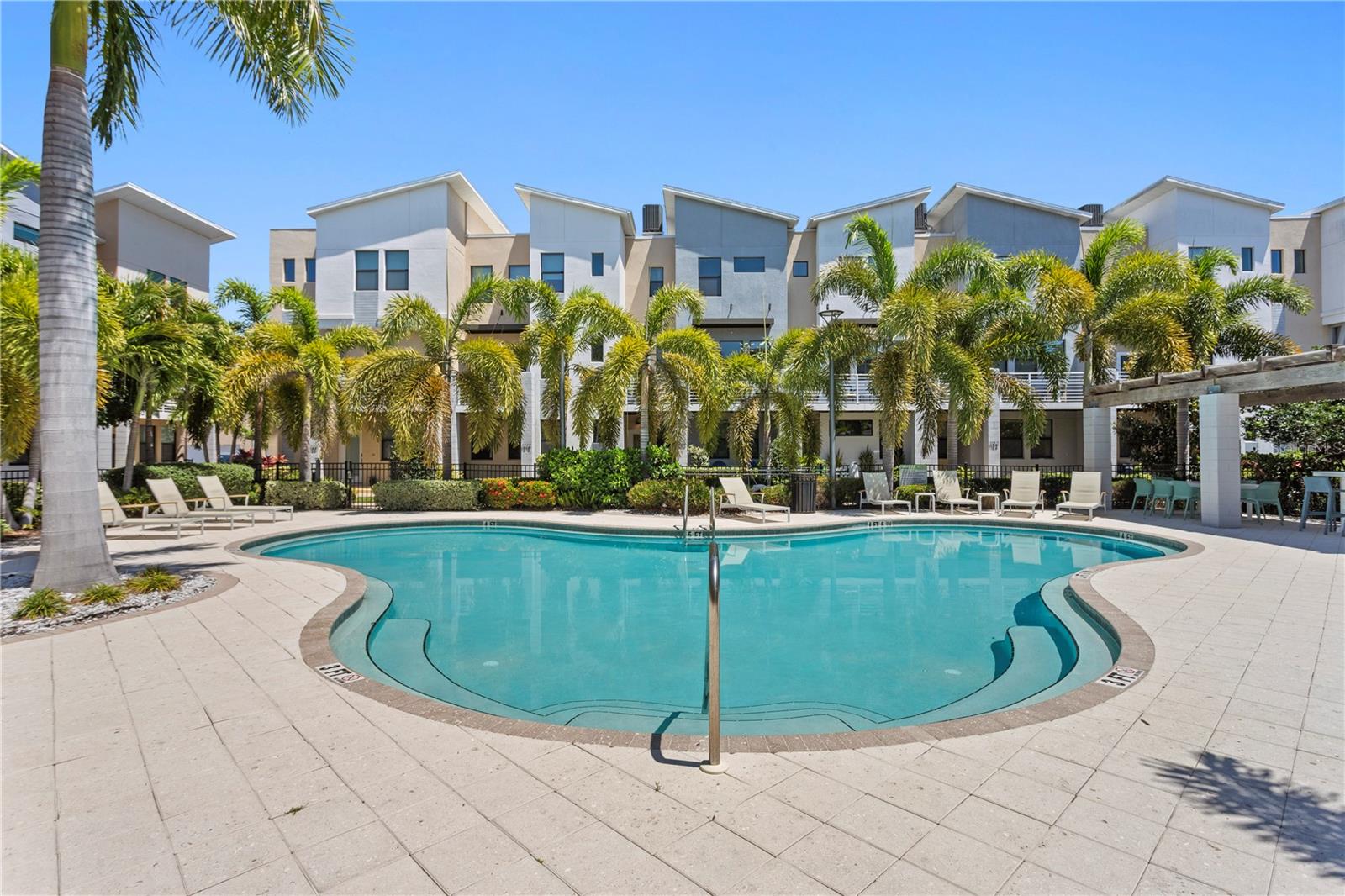 Image 32 of 46 For 2521 11th Place N