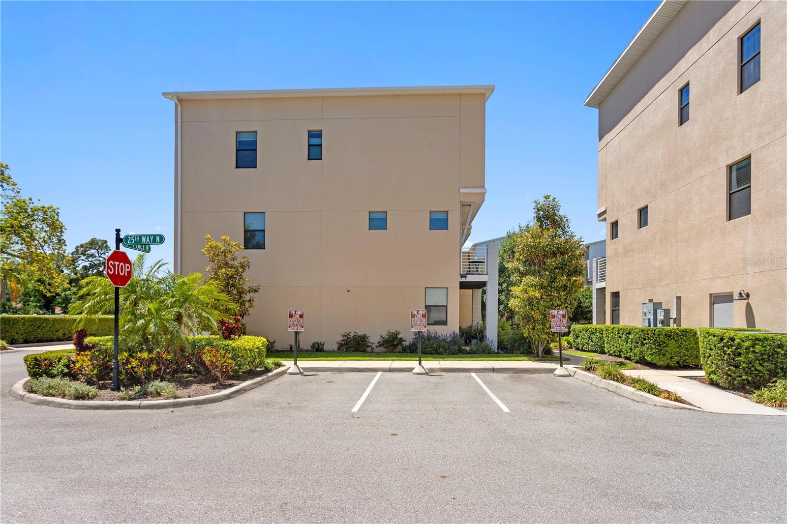 Image 42 of 46 For 2521 11th Place N