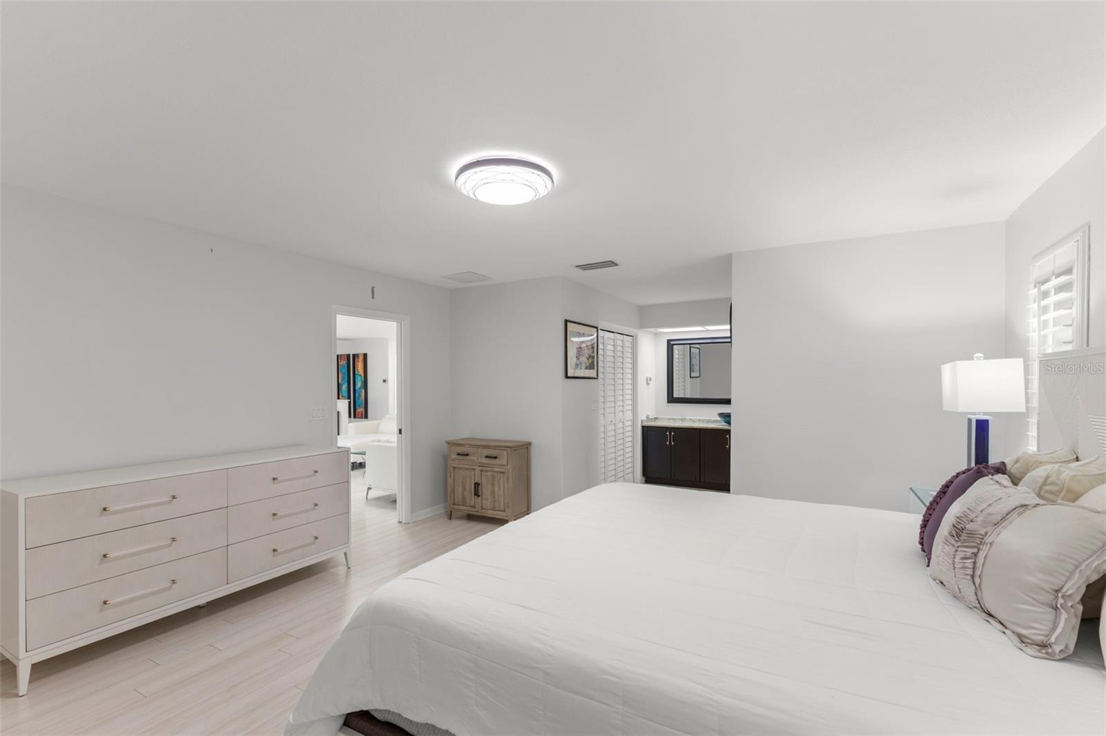 Image 18 of 35 For 2836 Quail Hollow Road W