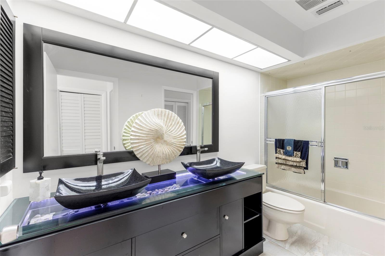 Image 23 of 35 For 2836 Quail Hollow Road W