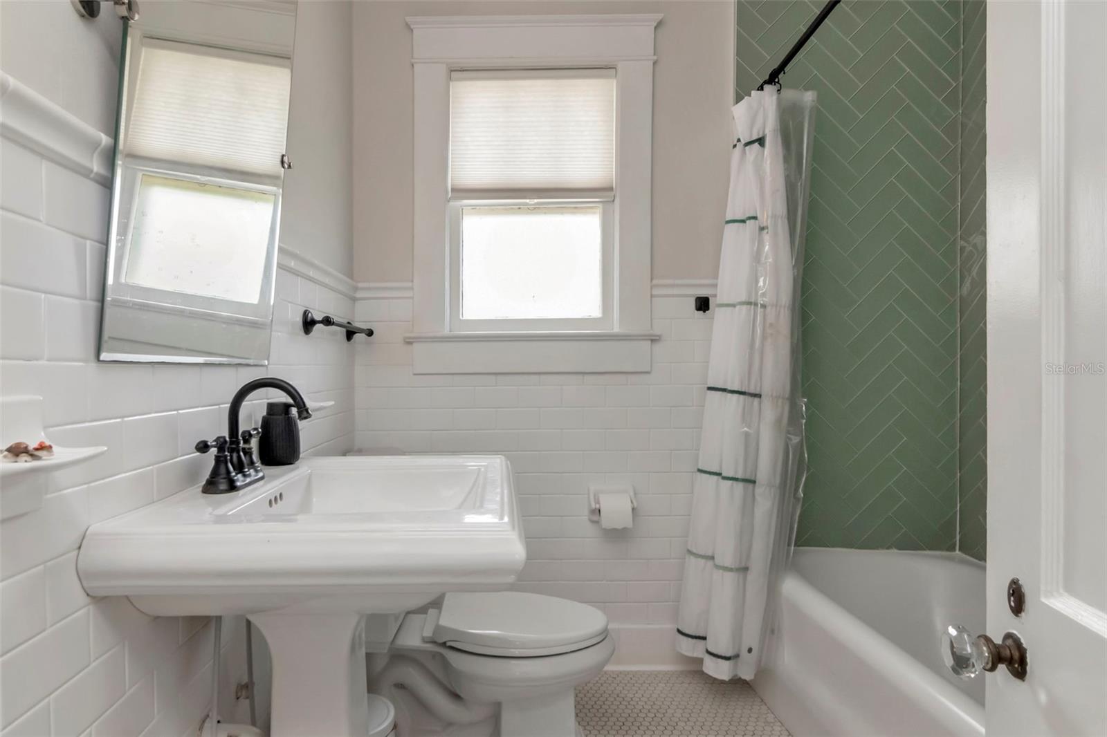 Image 29 of 45 For 1601 Powhatan Avenue