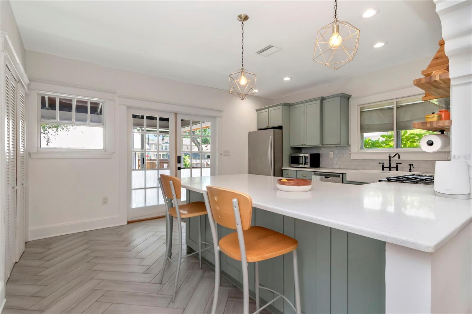 Image 4 of 45 For 1601 Powhatan Avenue