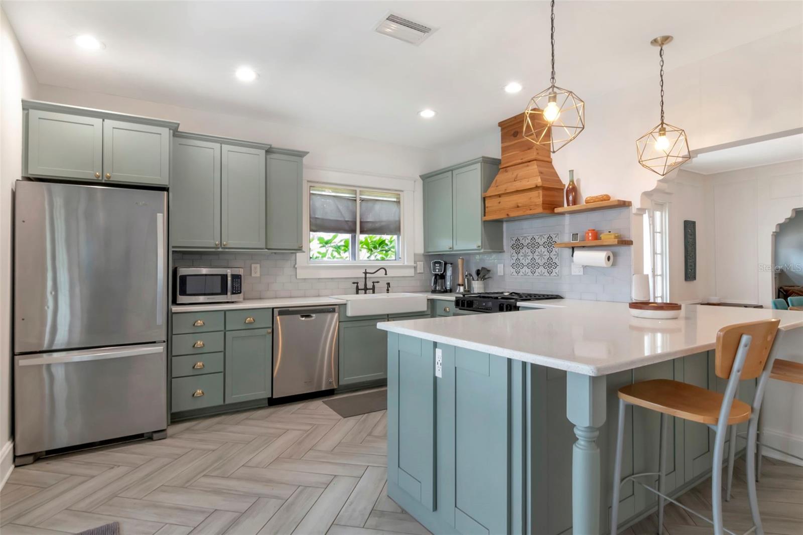 Image 7 of 45 For 1601 Powhatan Avenue