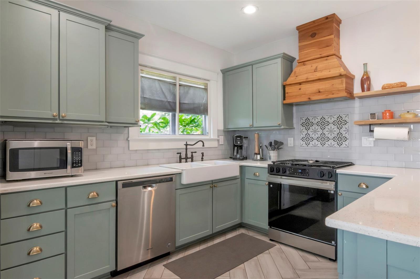 Image 8 of 45 For 1601 Powhatan Avenue