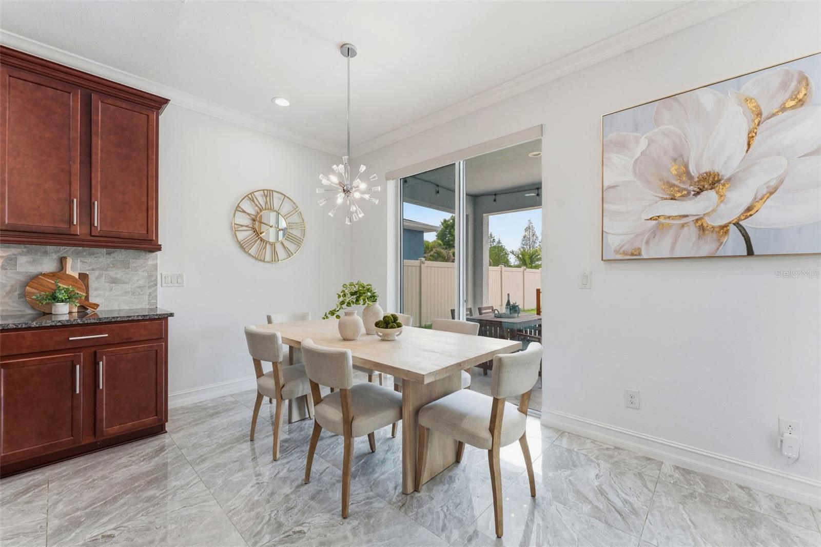 Image 11 of 39 For 8012 Red Orchard Court