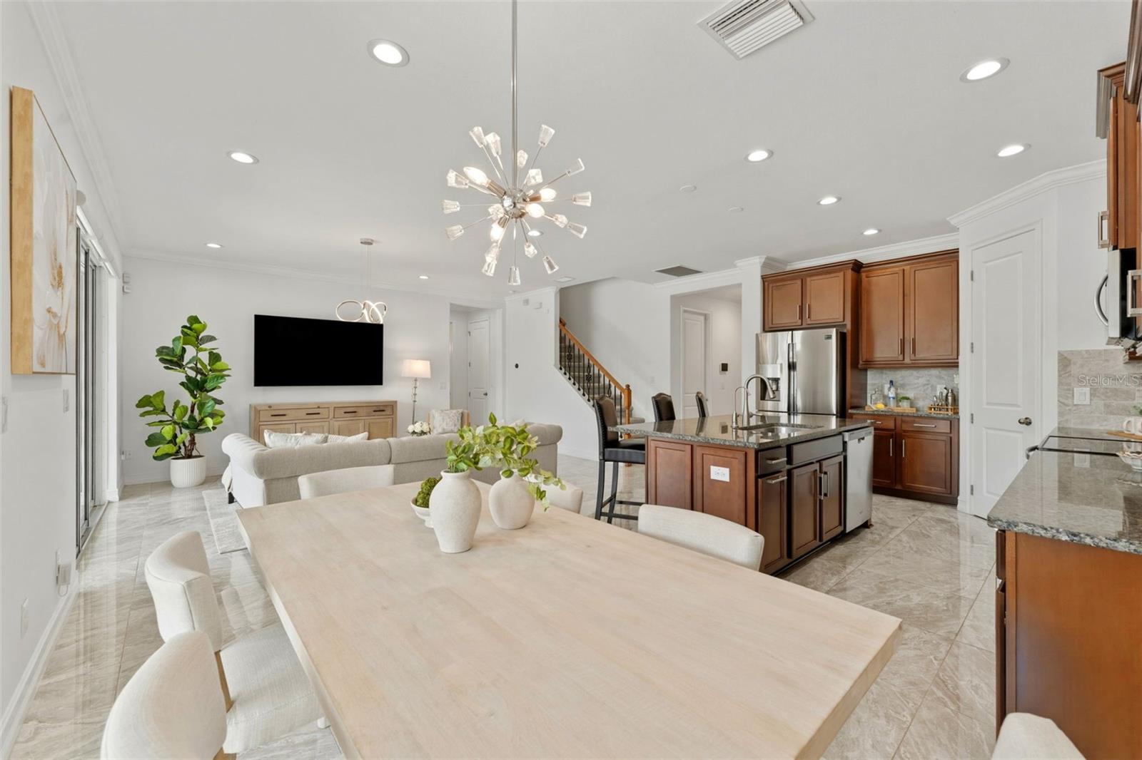 Image 12 of 39 For 8012 Red Orchard Court