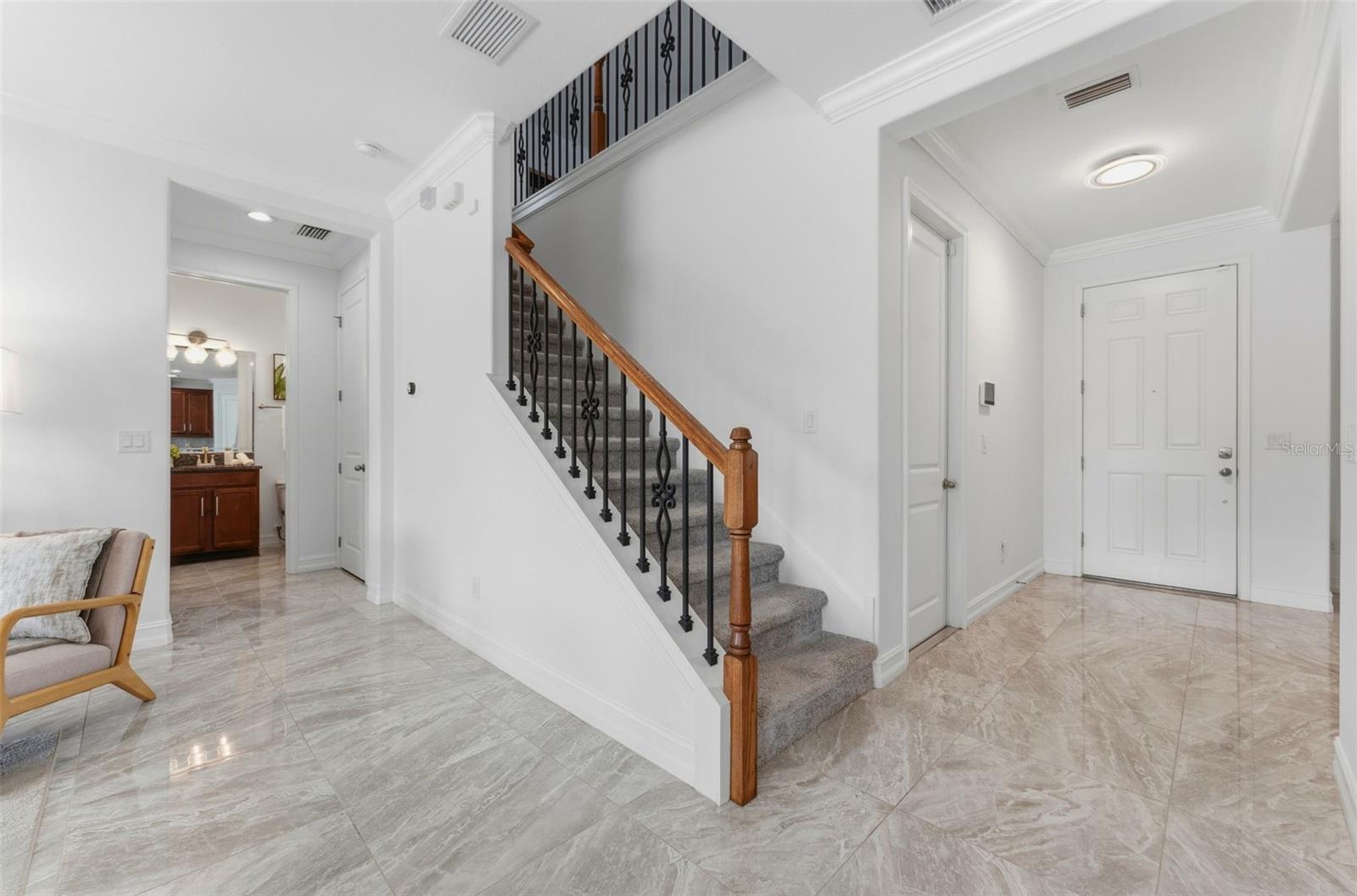 Image 16 of 39 For 8012 Red Orchard Court