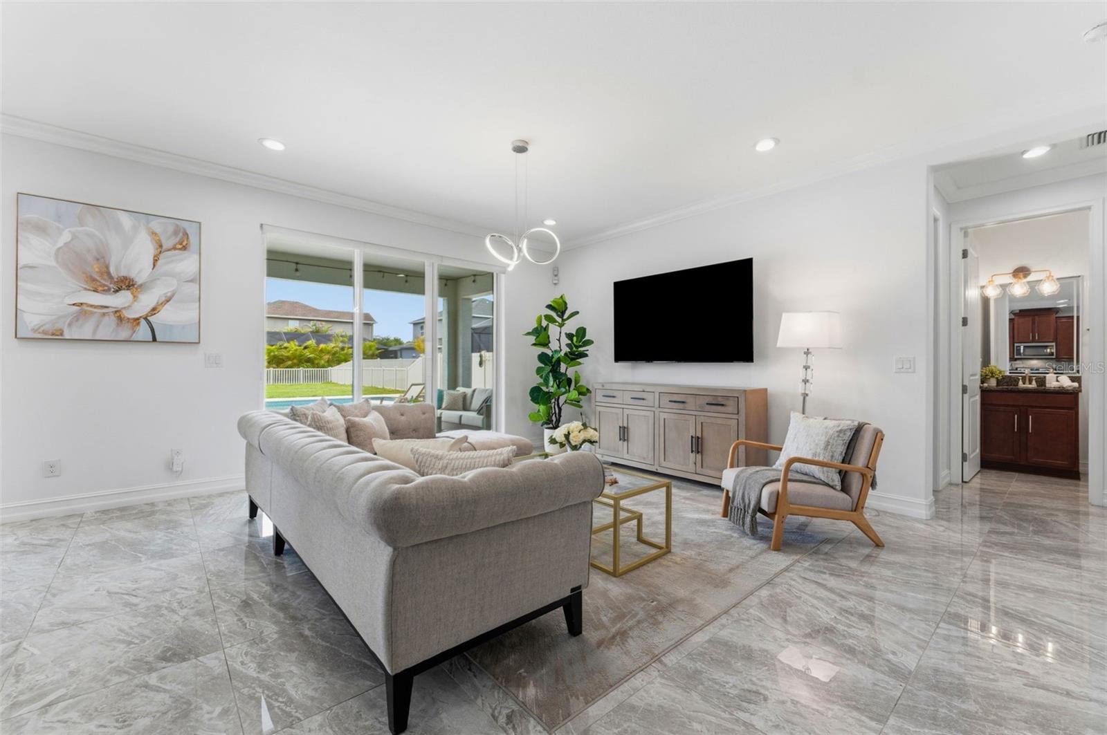 Image 6 of 39 For 8012 Red Orchard Court