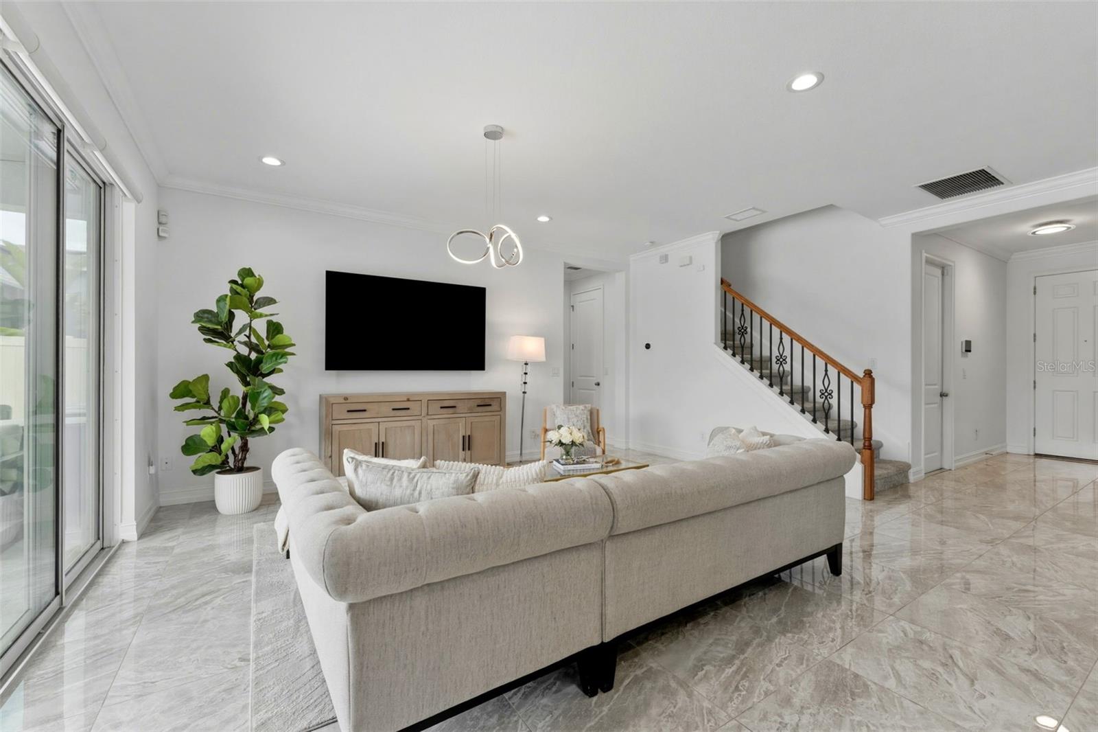 Image 7 of 39 For 8012 Red Orchard Court