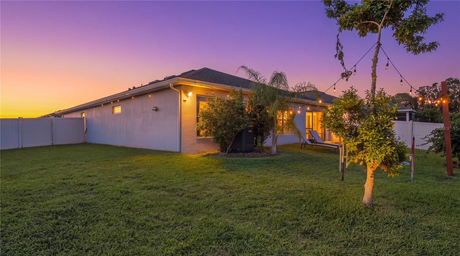 Image 37 of 55 For 11005 Daybreak Glen