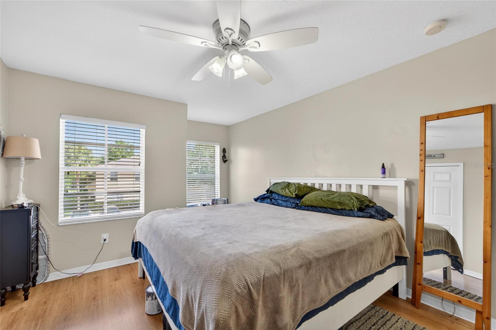 Image 17 of 40 For 37604 Aaralyn Road