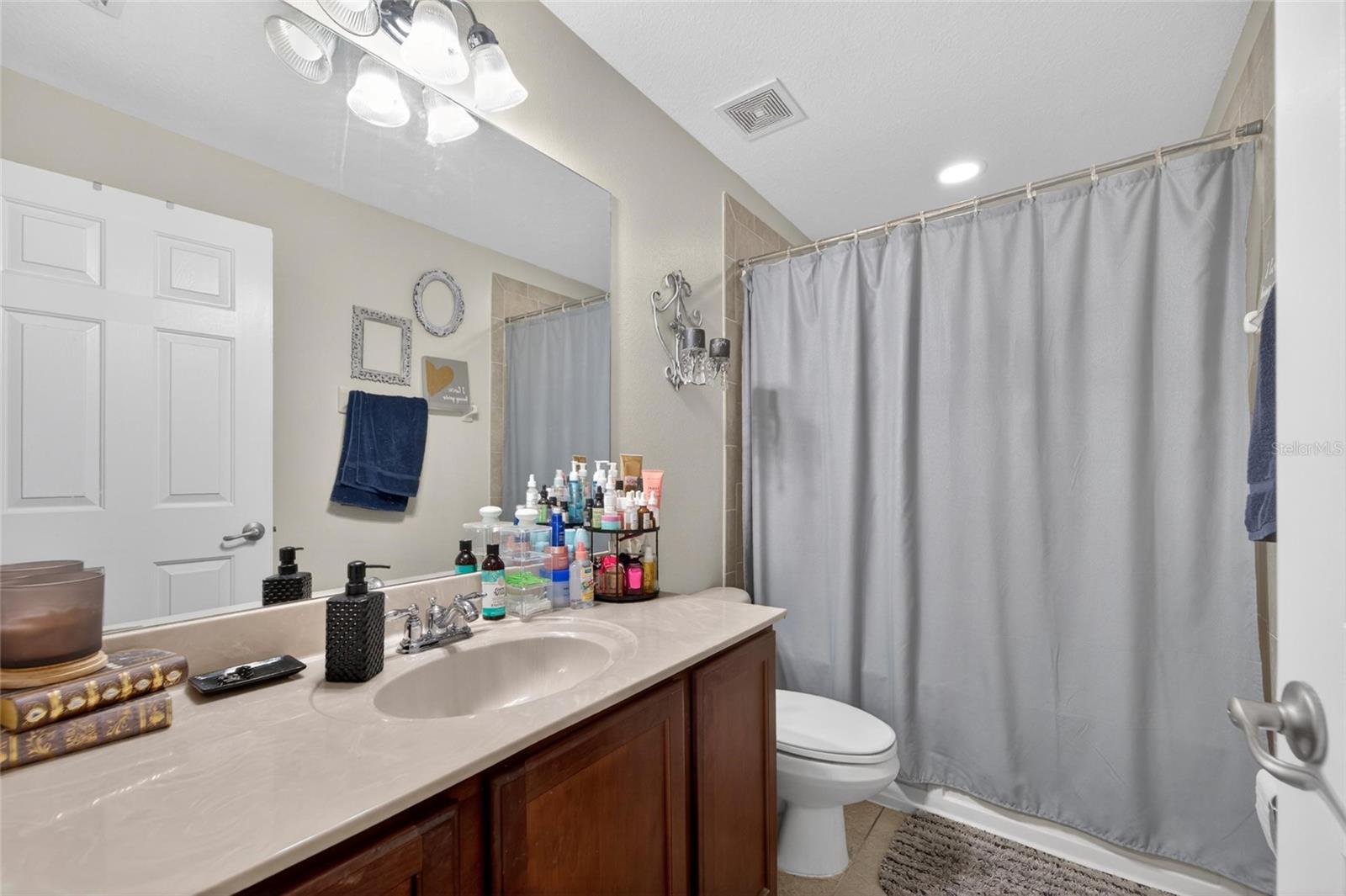 Image 20 of 40 For 37604 Aaralyn Road