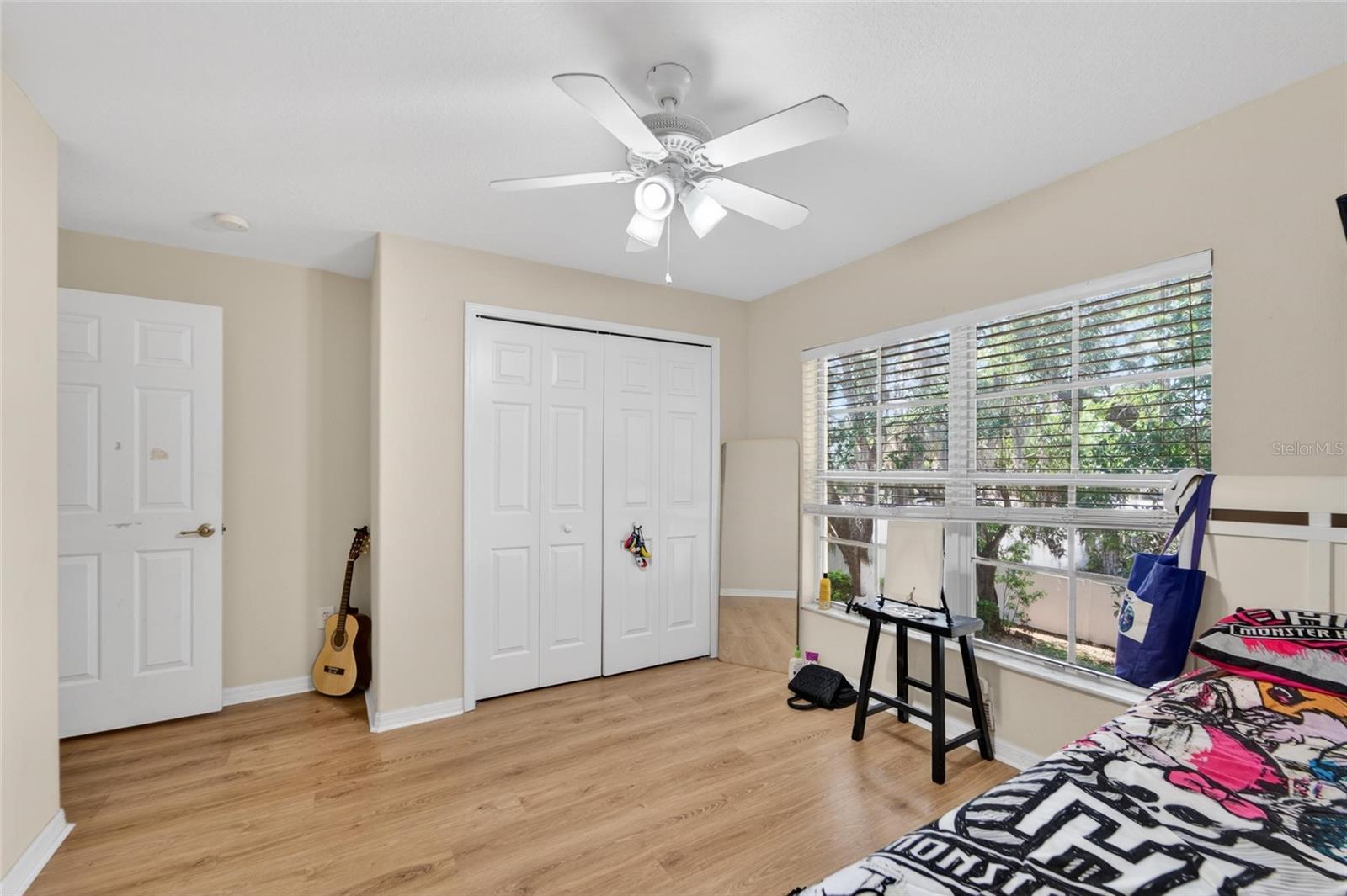 Image 22 of 40 For 37604 Aaralyn Road