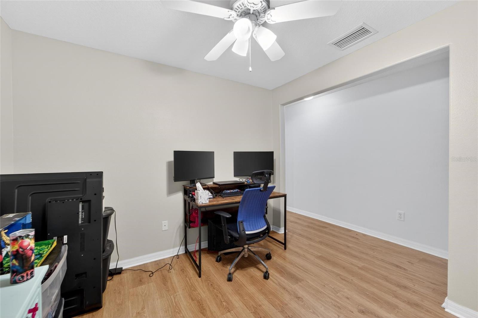 Image 27 of 40 For 37604 Aaralyn Road