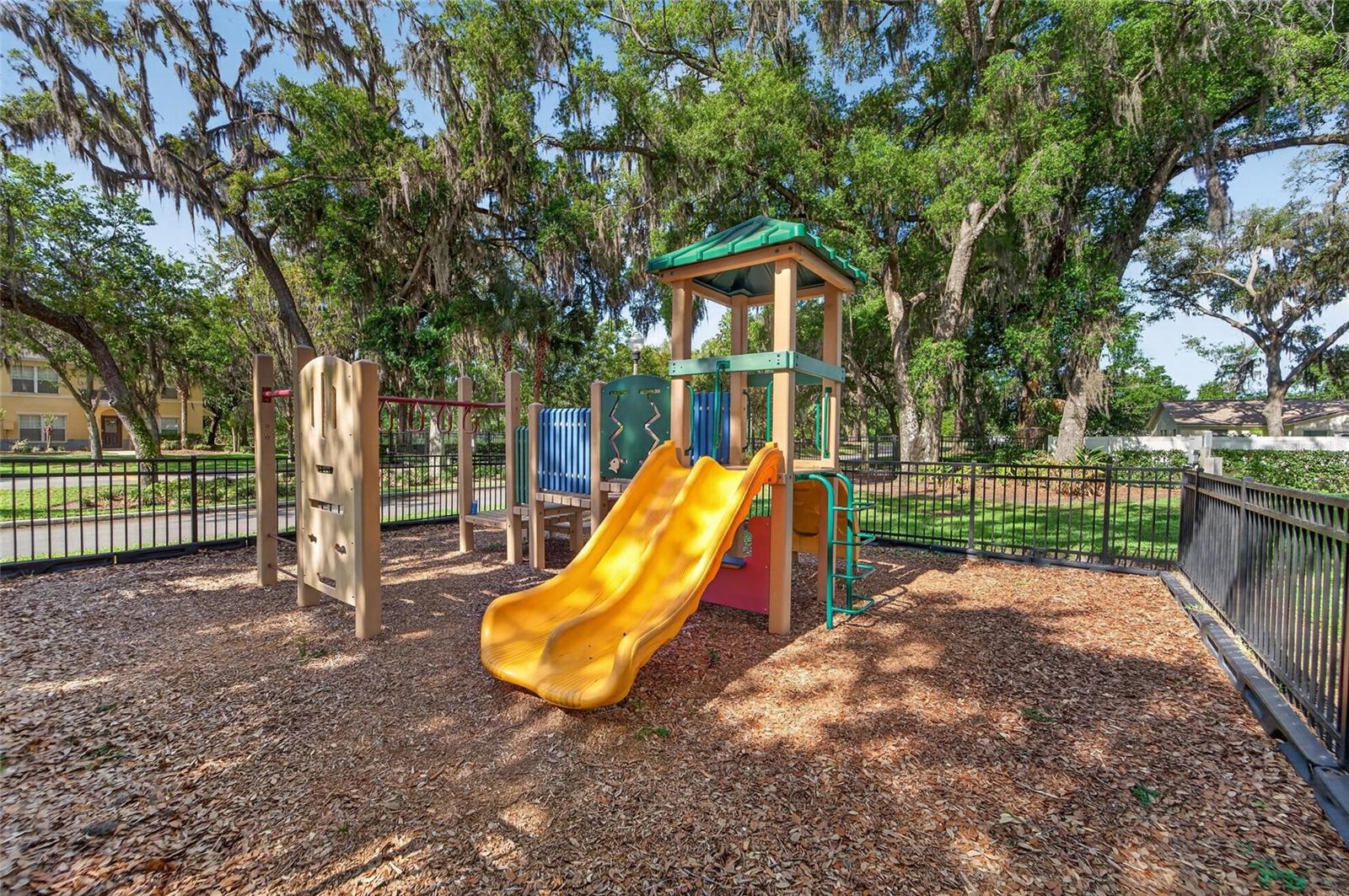 Image 36 of 40 For 37604 Aaralyn Road