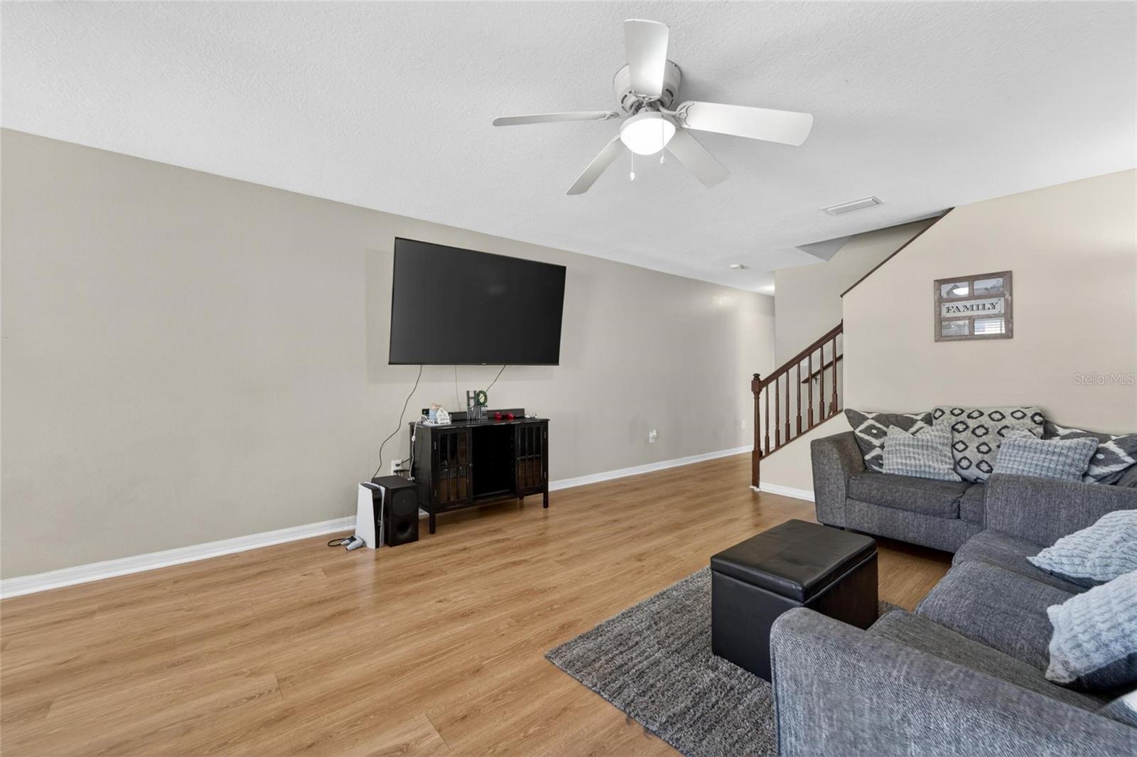 Image 4 of 40 For 37604 Aaralyn Road