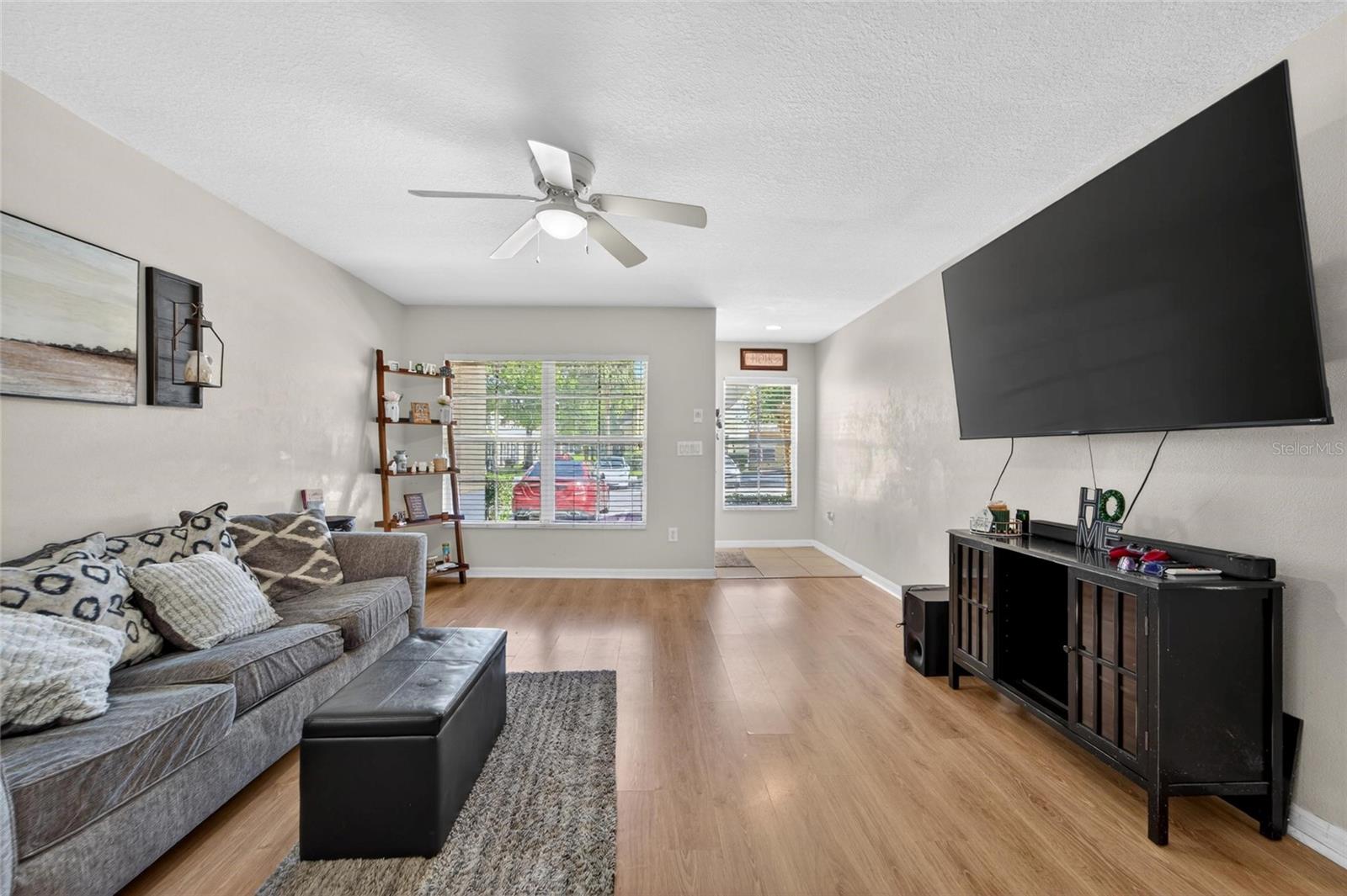 Image 5 of 40 For 37604 Aaralyn Road