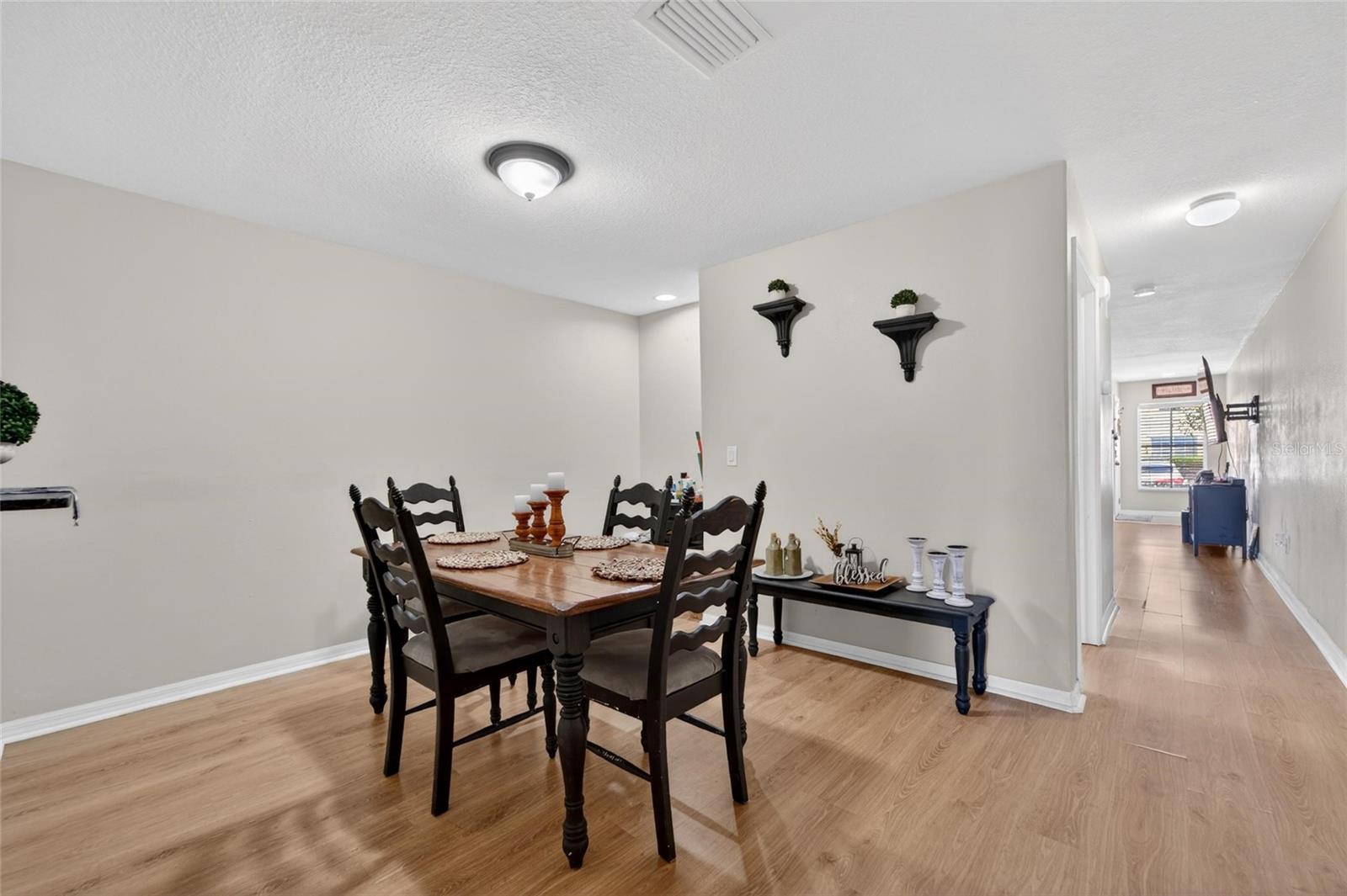 Image 9 of 40 For 37604 Aaralyn Road