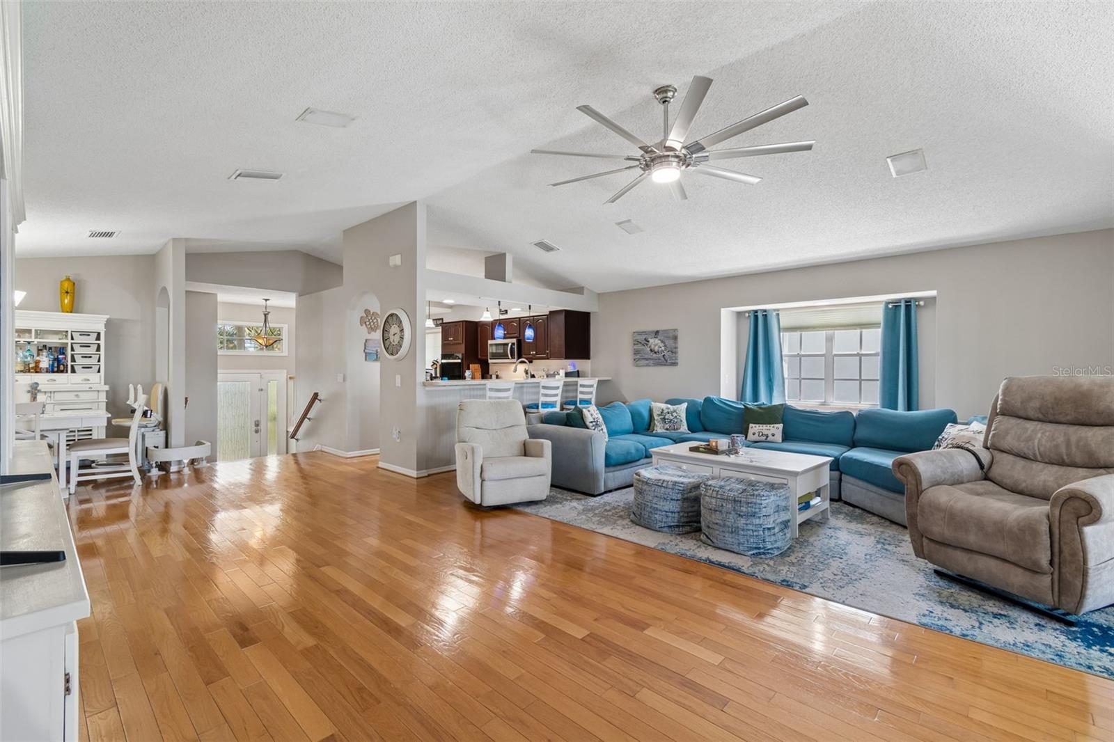 Image 22 of 80 For 6211 Bayside Drive